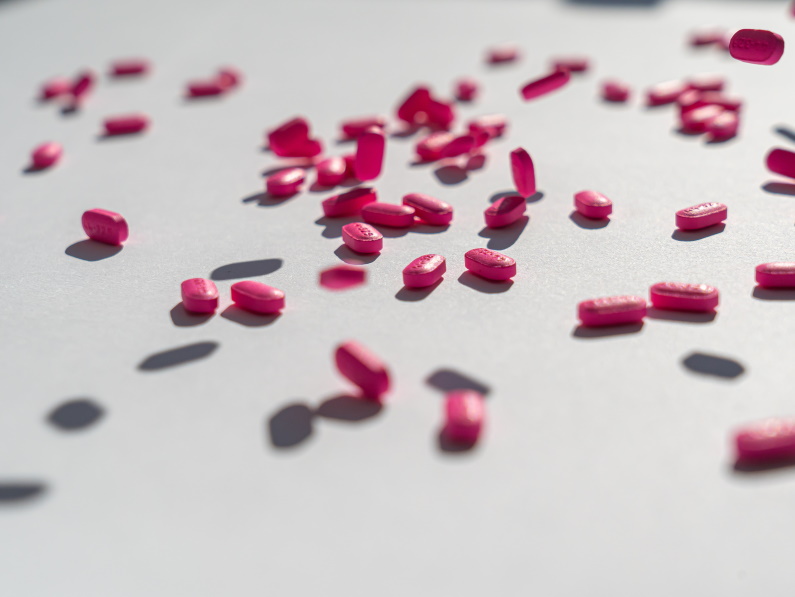pink benadryl pills for peanut allergies